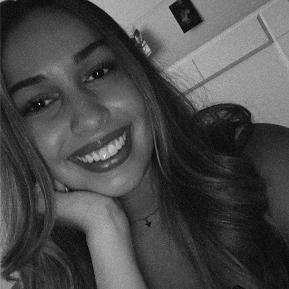 Meet your Posher, Clarissa - Picture 2 of 2